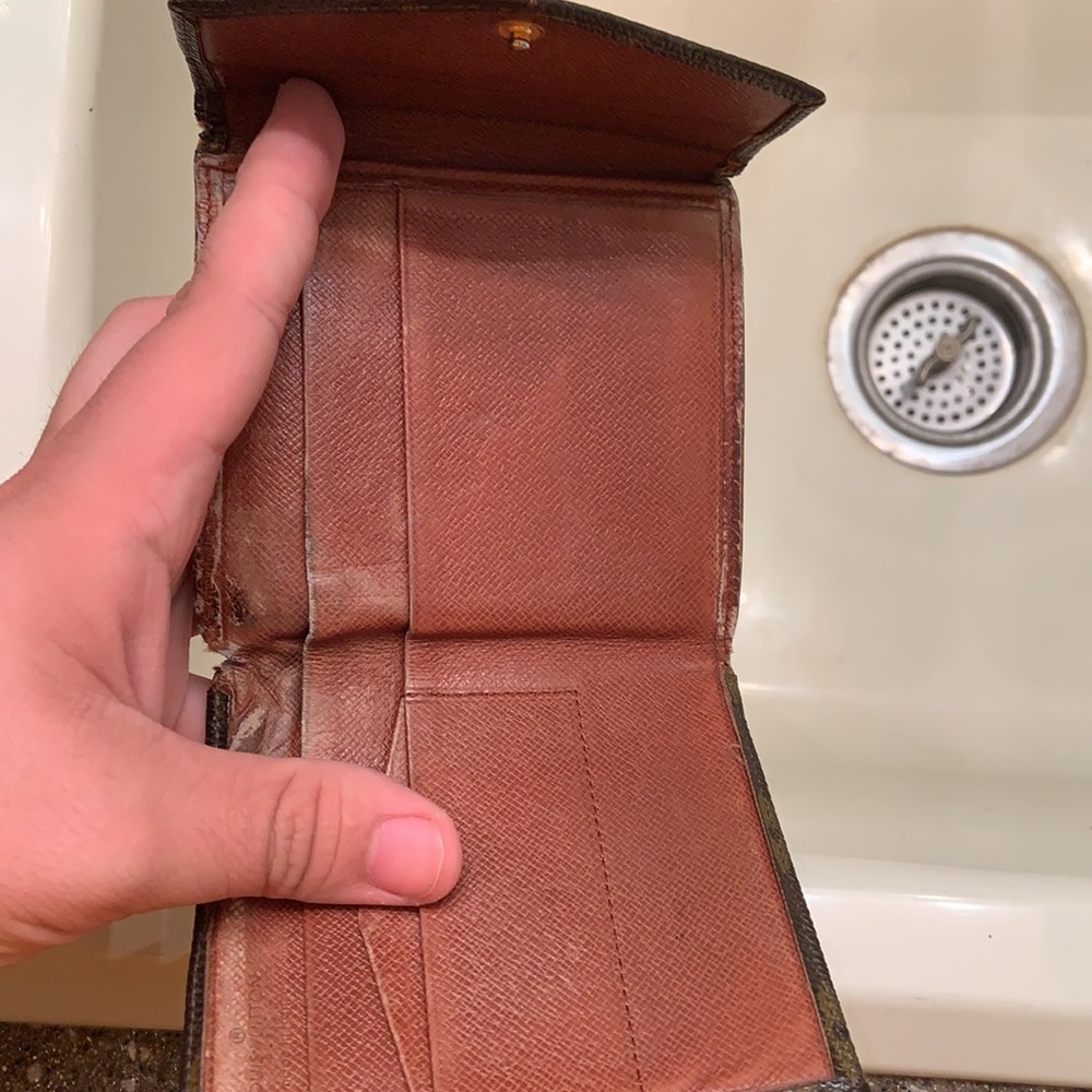 Louis Vuitton wallet - Picture 4 of 4